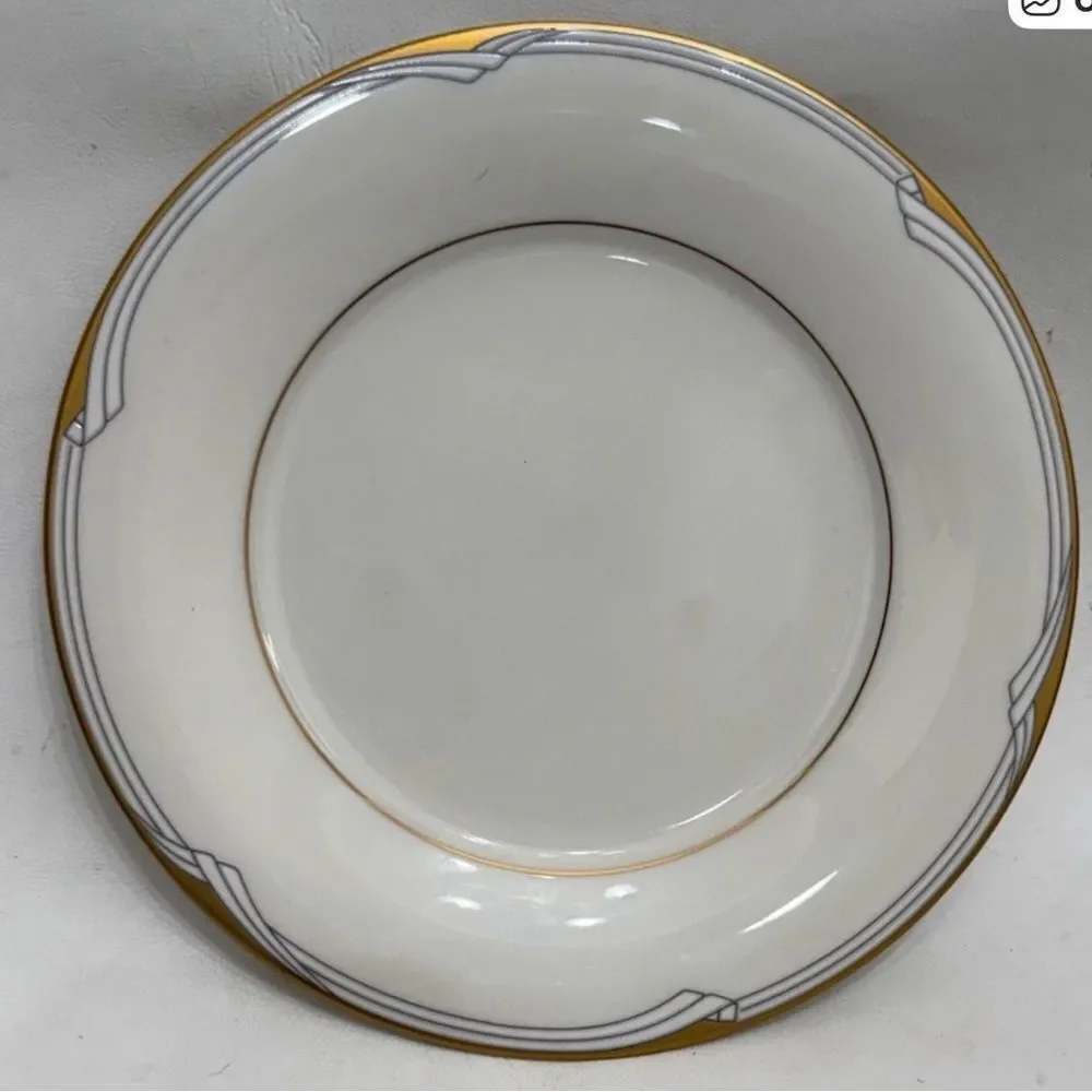 Noritake Golden Cove 1 Fine China Japan 7719 White Ivory Gold Accent Salad Plate